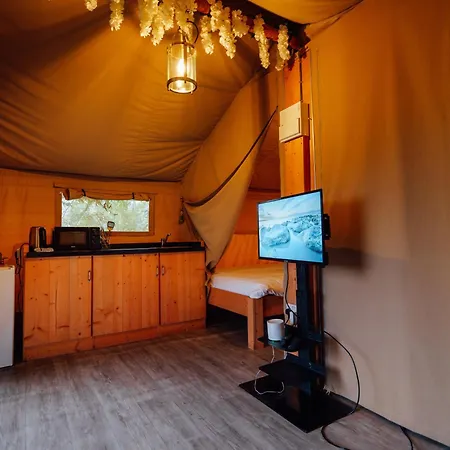Sunset Retreats Safari Tent Ombersley Exterior photo