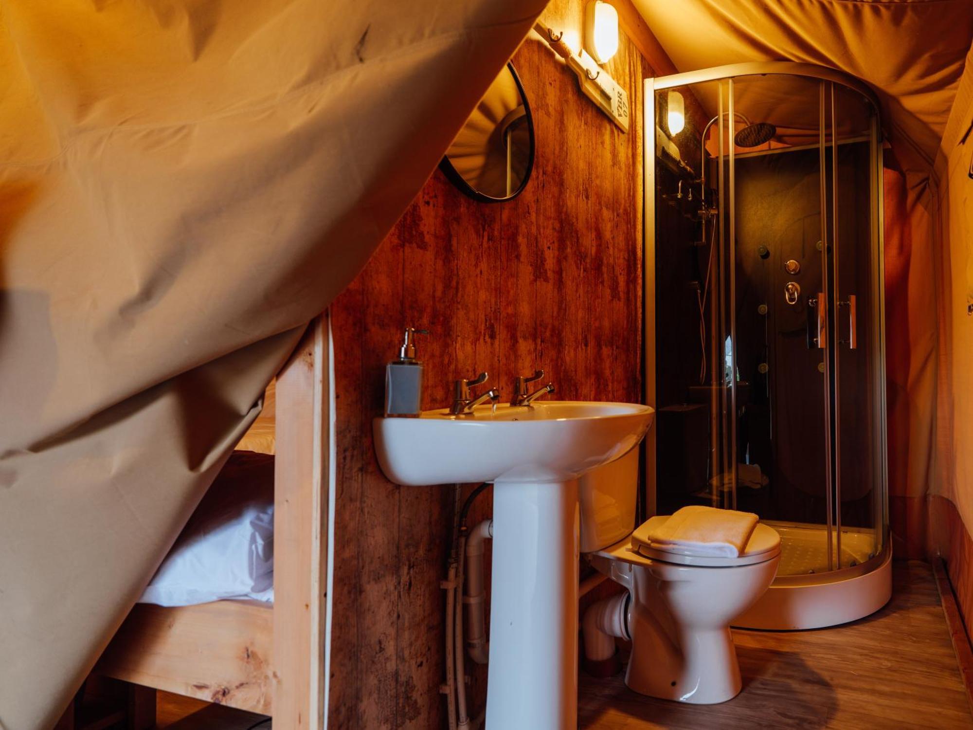 Luxury tent Sunset Retreats Safari Tent *
